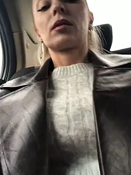 Diamond Bunny  online show from 10-30-25, 12:58