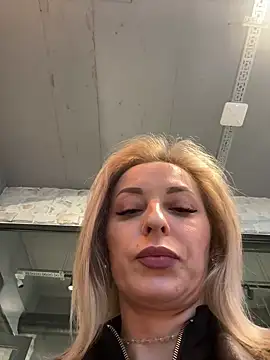 Diamond Bunny  online show from 03-24-26, 03:01