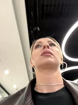 Diamond Bunny  online show from 11-27-25, 03:01