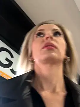 Diamond Bunny  online show from 10-26-25, 12:49