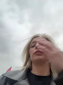 Snapshot of Diamond_Bunny_ chatting on 02-16-26, 03:10 Diamond Bunny online show from 02-16-26, 03:10