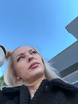 Snapshot of Diamond_Bunny_ chatting on 03-10-26, 01:59 Diamond Bunny online show from 03-10-26, 01:59