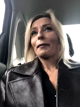 Diamond Bunny  online show from 10-28-25, 12:59