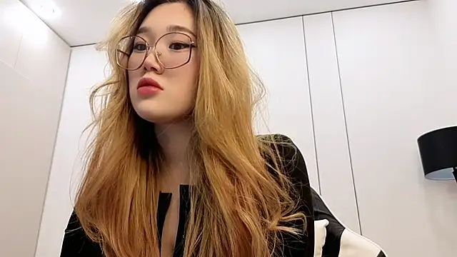 Jennatyan online show from 02-04-26, 03:18