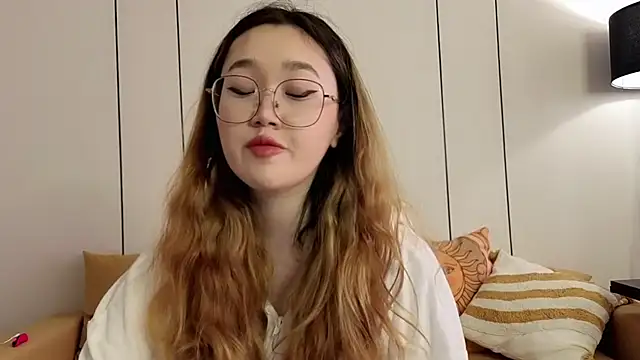 Jennatyan online show from 04-17-26, 06:16