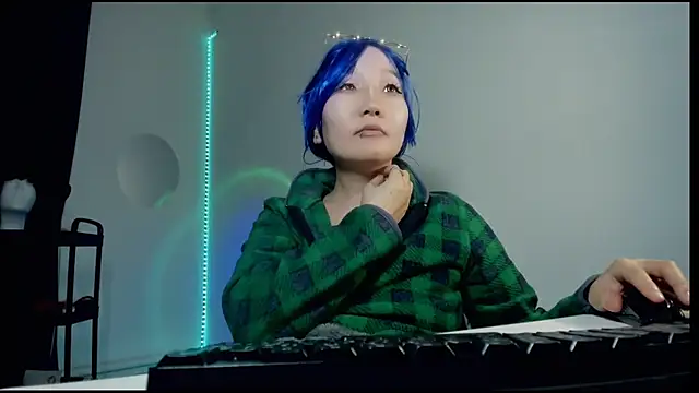 Snapshot of himeros_goddess chatting on 01-17-25, 10:00 himeros goddess online show from 01-17-25, 10:00