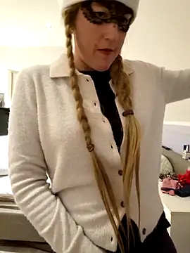 Hexe12346 online show from 12-22-25, 05:57