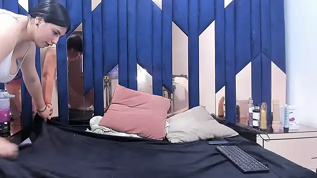 Snapshot of Criistaal_ chatting on 02-27-25, 08:24 Criistaal  online show from 02-27-25, 08:24