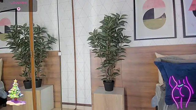 MiaKay1 online show from 12-21-25, 03:30