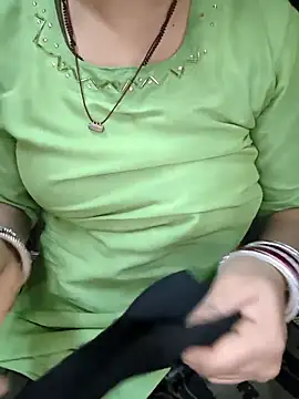 kaveerpooja947 online show from 10-08-25, 04:40