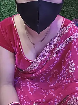 Snapshot of kaveerpooja947 chatting on 05-18-26, 05:40 kaveerpooja947 online show from 05-18-26, 05:40