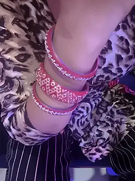 Snapshot of kaveerpooja947 chatting on 05-08-26, 05:17 kaveerpooja947 online show from 05-08-26, 05:17
