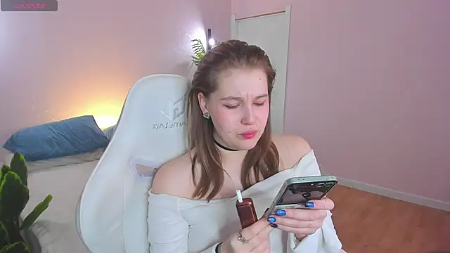 Snapshot of Colleen_Blake chatting on 02-08-26, 04:48 Colleen Blake online show from 02-08-26, 04:48