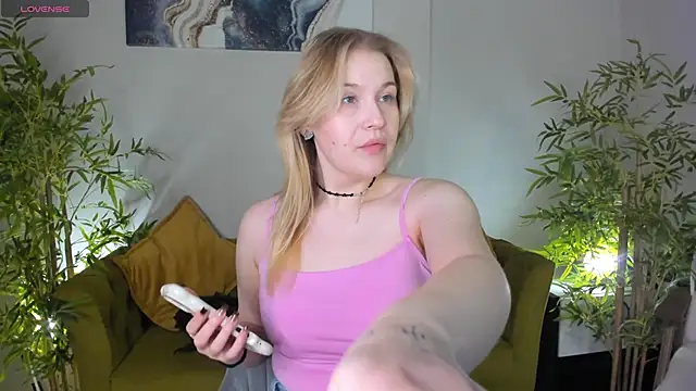 Snapshot of Colleen_Blake chatting on 06-01-26, 04:50 Colleen Blake online show from 06-01-26, 04:50