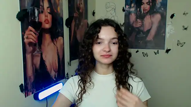  SusieSu  online show from 10-29-25, 07:29