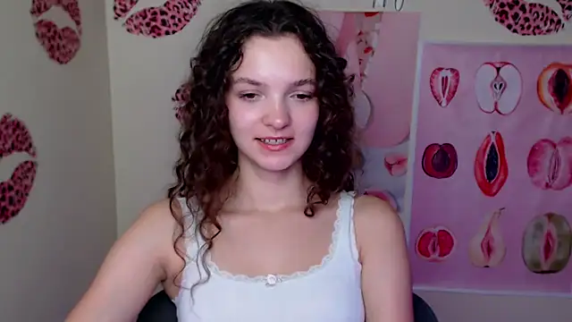  SusieSu  online show from 10-19-25, 06:54