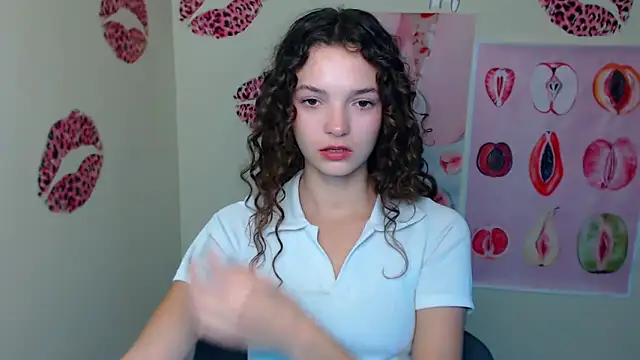  SusieSu  online show from 09-18-25, 06:49