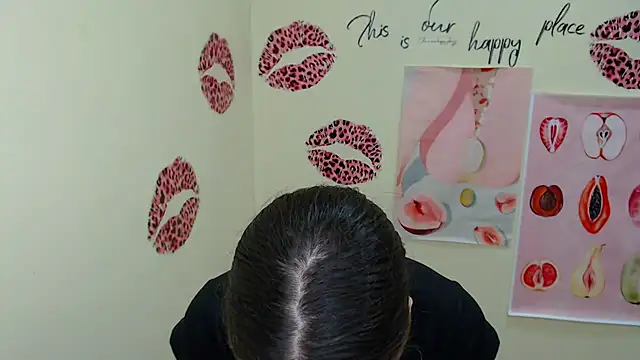  SusieSu  online show from 03-17-25, 12:57