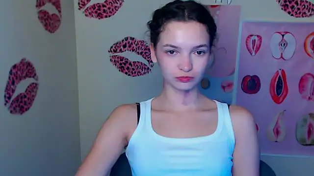  SusieSu  online show from 10-23-25, 06:34