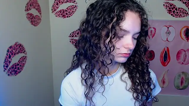  SusieSu  online show from 09-24-25, 05:47