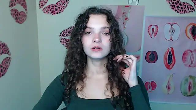  SusieSu  online show from 10-24-25, 07:13