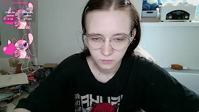 Snapshot of crashtest_13 chatting on 09-17-25, 09:55 crashtest 13 online show from 09-17-25, 09:55