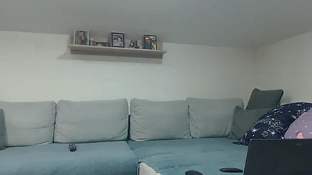 Snapshot of Ingerasul833 chatting on 10-27-25, 05:03 Ingerasul833 online show from 10-27-25, 05:03