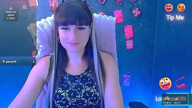 Snapshot of Violla_My chatting on 07-18-26, 08:12 Violla My online show from 07-18-26, 08:12