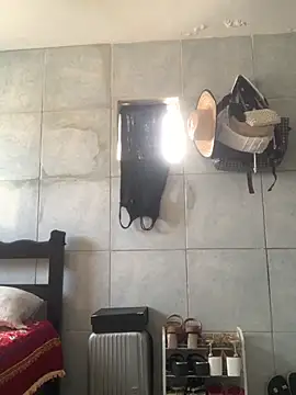 Gabrielleof online show from 10-31-25, 01:08