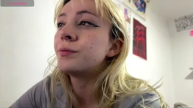 Cloe five online show from 05-14-26, 04:42