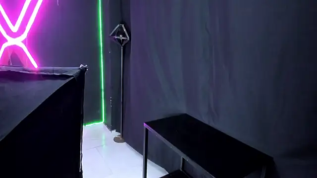 Cloe five online show from 02-19-25, 05:49