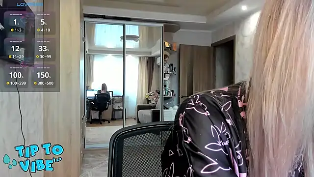 Snapshot of lady_Nati chatting on 02-14-25, 01:40 lady Nati online show from 02-14-25, 01:40