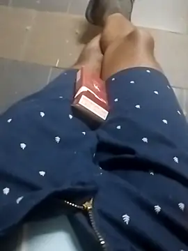 hugecrksam online show from 12-21-25, 12:13