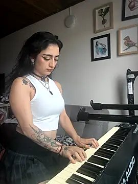 Lila Desiree online show from 11-23-25, 04:28