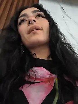 Snapshot of Lila_Desiree chatting on 06-17-26, 03:22 Lila Desiree online show from 06-17-26, 03:22