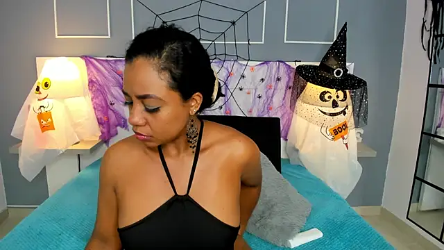 Kamila-Kane online show from 10-28-25, 07:57