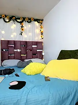 Snapshot of ScarletthJhonson- chatting on 01-14-26, 01:31 ScarletthJhonson- online show from 01-14-26, 01:31