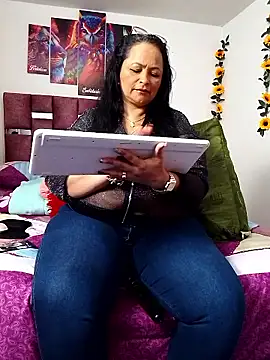Snapshot of ScarletthJhonson- chatting on 09-27-25, 09:32 ScarletthJhonson- online show from 09-27-25, 09:32