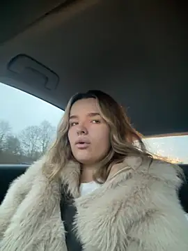 maisiesmithx online show from 12-16-25, 08:40