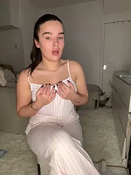 Snapshot of maisiesmithx chatting on 01-07-25, 09:14 maisiesmithx online show from 01-07-25, 09:14