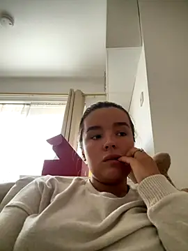 Snapshot of maisiesmithx chatting on 10-08-25, 11:01 maisiesmithx online show from 10-08-25, 11:01