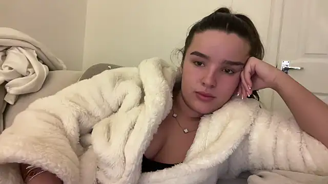 Snapshot of maisiesmithx chatting on 02-05-25, 11:28 maisiesmithx online show from 02-05-25, 11:28