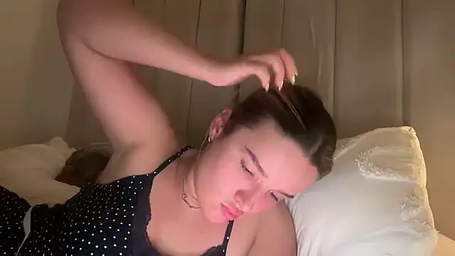 Snapshot of maisiesmithx chatting on 07-16-26, 10:40 maisiesmithx online show from 07-16-26, 10:40