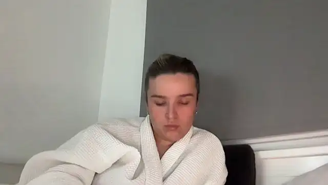 maisiesmithx online show from 04-23-26, 08:10