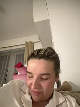 Snapshot of maisiesmithx chatting on 10-08-25, 11:05 maisiesmithx online show from 10-08-25, 11:05