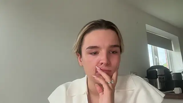 Snapshot of maisiesmithx chatting on 06-22-26, 05:32 maisiesmithx online show from 06-22-26, 05:32