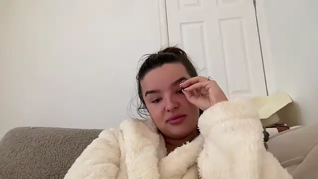 Snapshot of maisiesmithx chatting on 02-04-25, 12:22 maisiesmithx online show from 02-04-25, 12:22