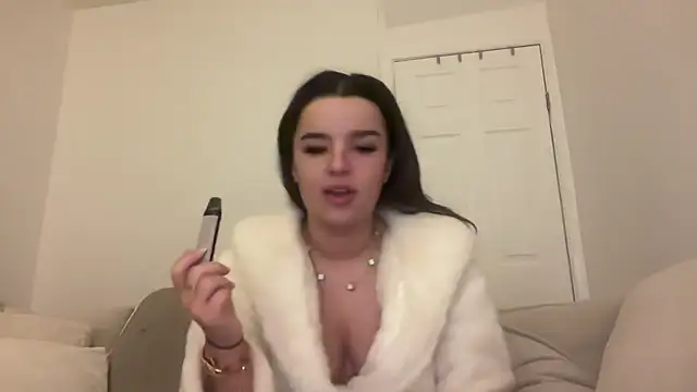 Snapshot of maisiesmithx chatting on 01-29-25, 06:39 maisiesmithx online show from 01-29-25, 06:39