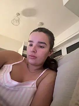 Snapshot of maisiesmithx chatting on 01-07-25, 06:14 maisiesmithx online show from 01-07-25, 06:14