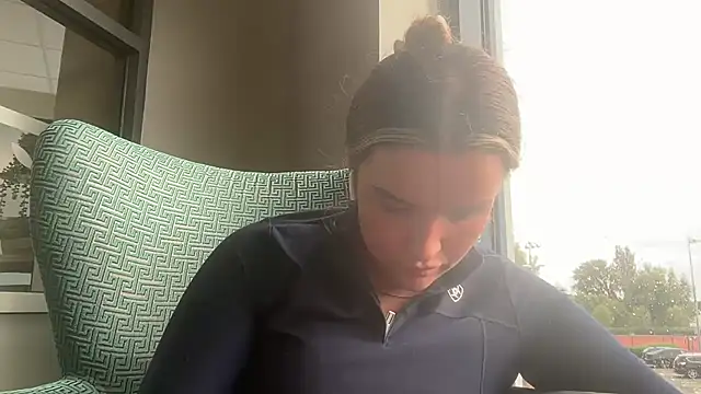 Snapshot of maisiesmithx chatting on 09-20-25, 02:55 maisiesmithx online show from 09-20-25, 02:55